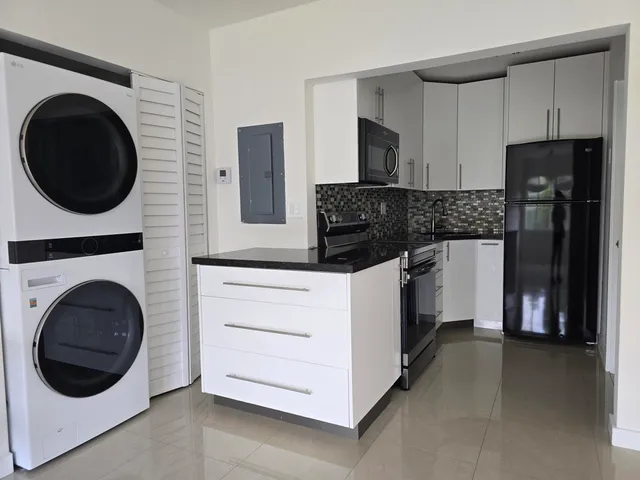 $243,900 | 201 Southeast 6th Avenue, Unit 16, Pompano Beach, FL 33060