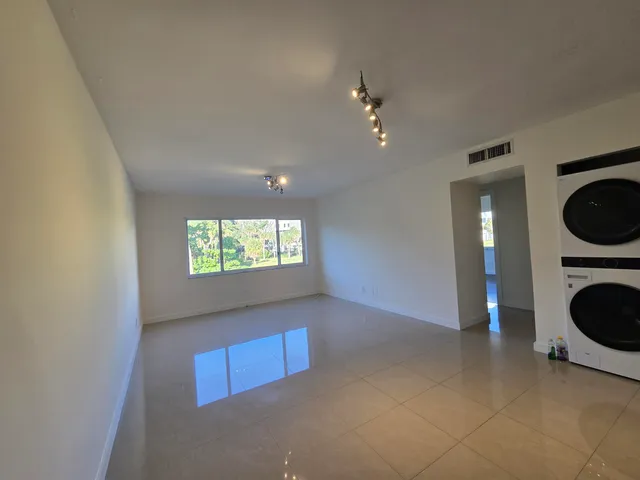 $243,900 | 201 Southeast 6th Avenue, Unit 16, Pompano Beach, FL 33060