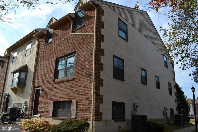 $2,200 | 50 Silver Lake Terrace, Unit 50, Morton, PA 19070