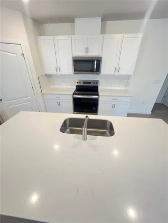 $2,700 | 2085 Walnut Crk Drive, Kissimmee, FL 34744