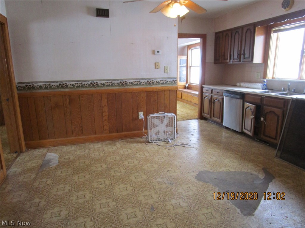 2556 Highway 6 Rome, OH 44085 - Photo 6 of 35