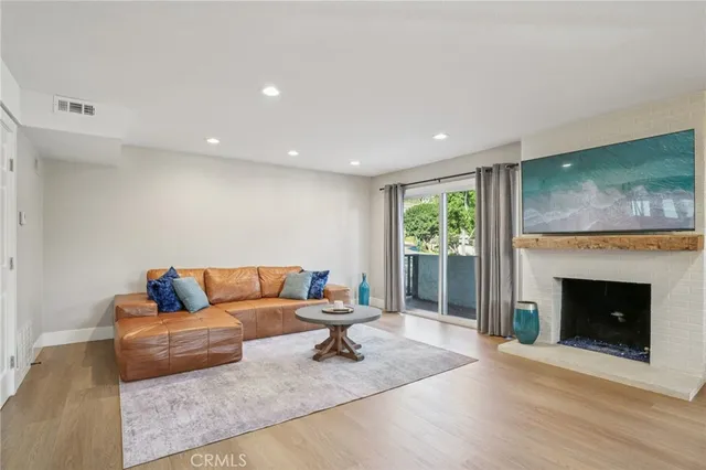 $7,500 | 835 Amigos Way, Unit 8, Newport Beach, CA 92660