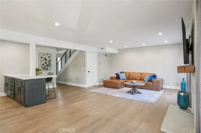 $7,500 | 835 Amigos Way, Unit 8, Newport Beach, CA 92660