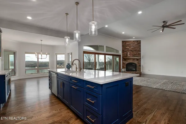 $1,425,000 | 130 Lake Vista Drive, Greenback, TN 37742