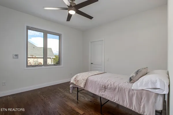 $1,425,000 | 130 Lake Vista Drive, Greenback, TN 37742