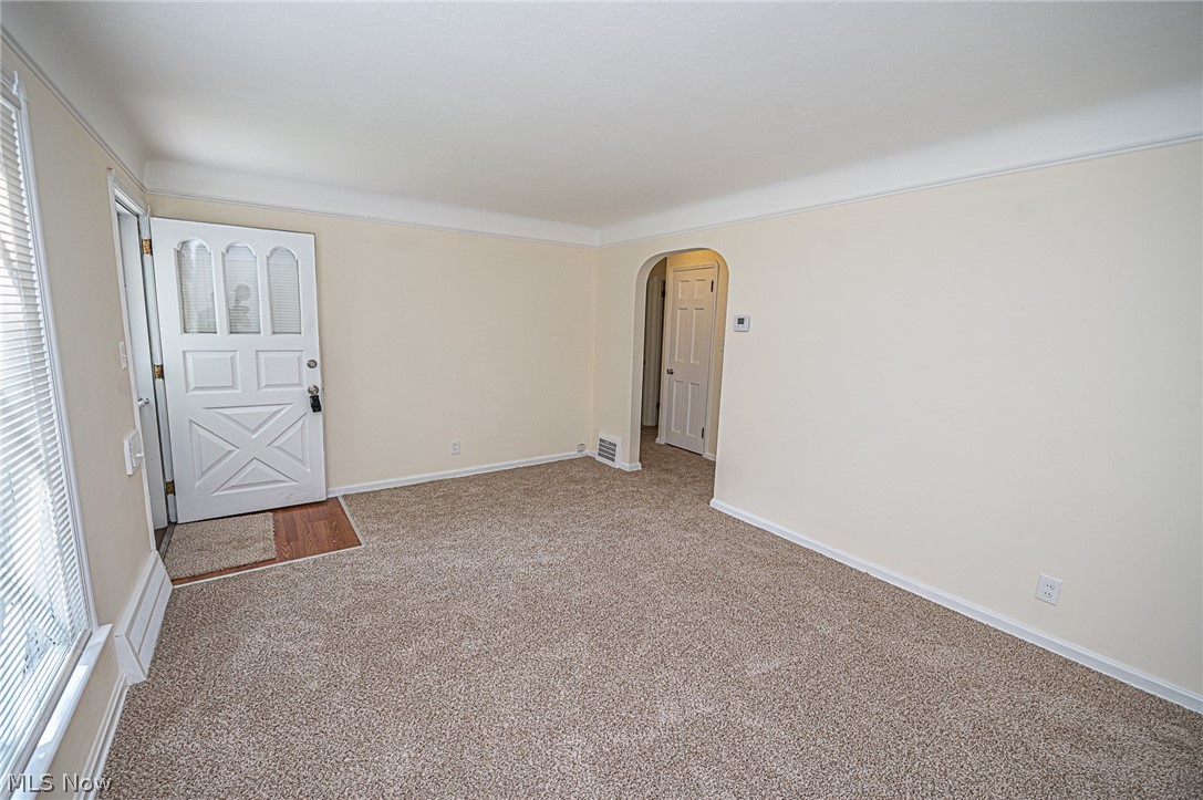 1664 Winchester Road Cleveland, OH 44124 - Photo 10 of 28