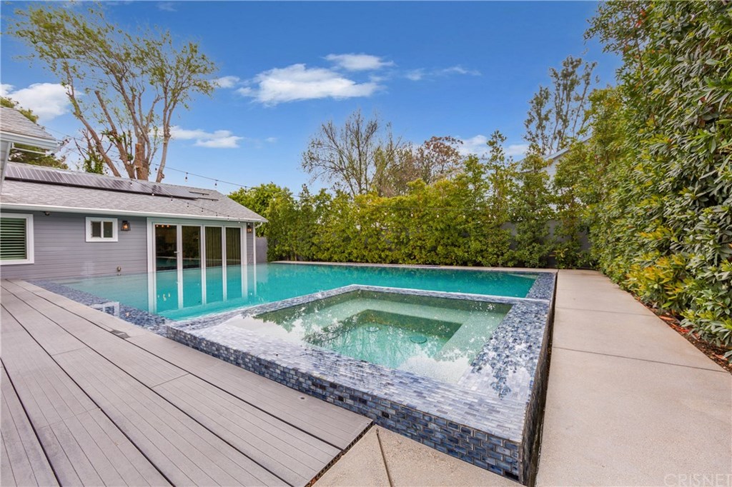 24344 Valley Street Newhall, CA 91321 - Photo 32 of 49