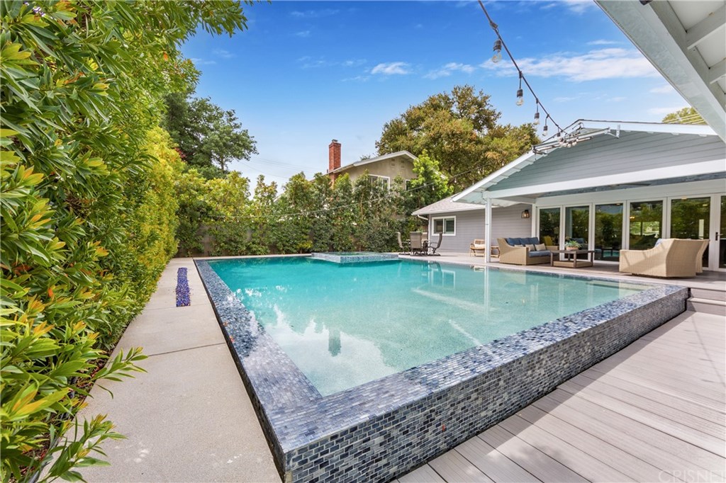 24344 Valley Street Newhall, CA 91321 - Photo 34 of 49