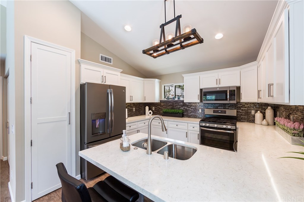 24344 Valley Street Newhall, CA 91321 - Photo 39 of 49 Guest house kitchen