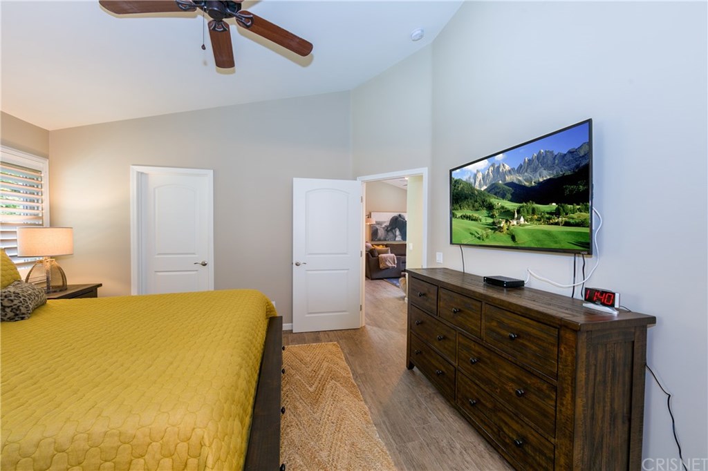 24344 Valley Street Newhall, CA 91321 - Photo 41 of 49 Guest house main bedroom