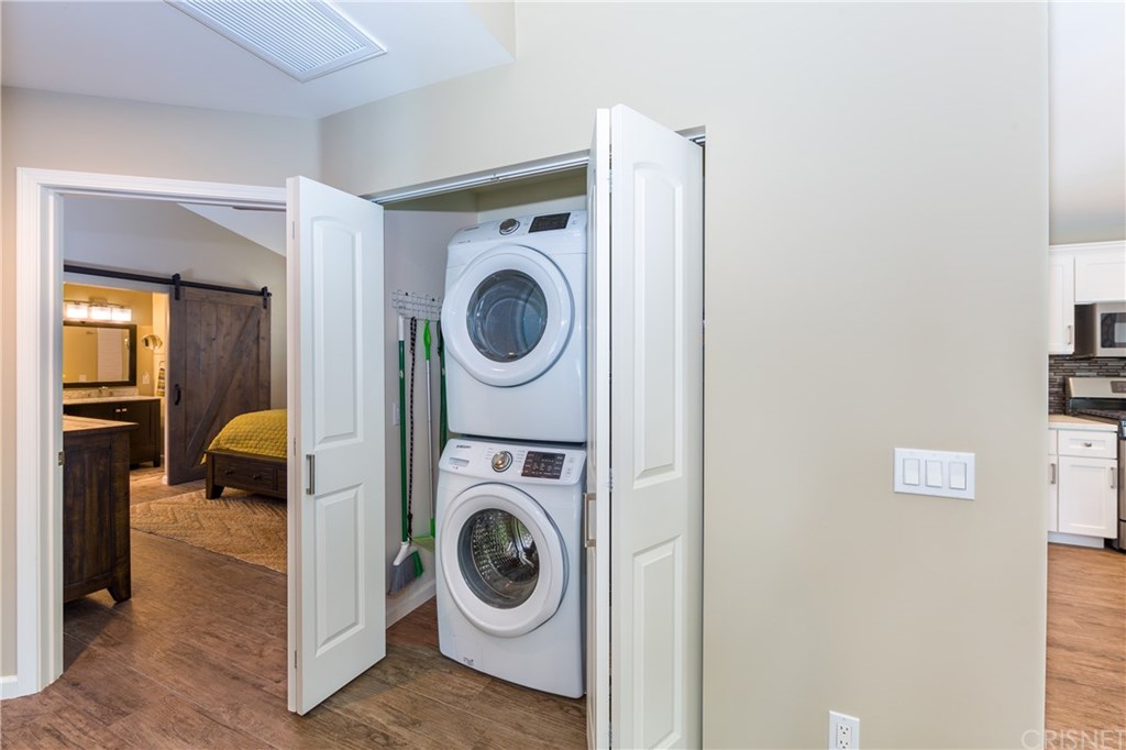 24344 Valley Street Newhall, CA 91321 - Photo 45 of 49 Guest house laundry