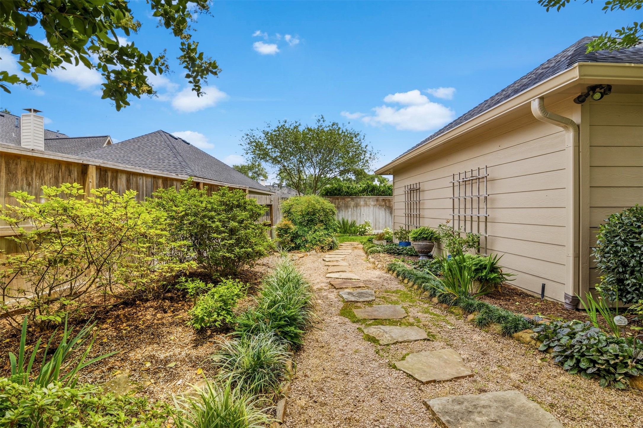 12215 Pebble Meadows Houston, TX 77041 - Photo 34 of 44 Another view of the backyard.
