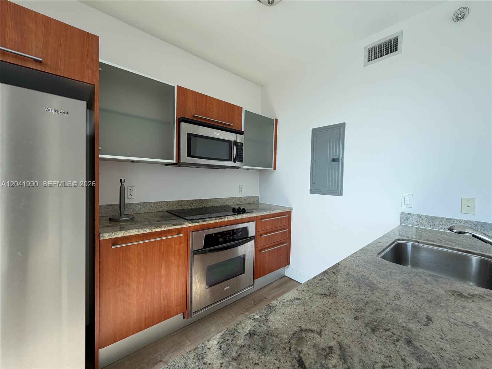 185 Southwest 7th Street, Unit 3200 Miami, FL 33130 - Photo 7 of 13