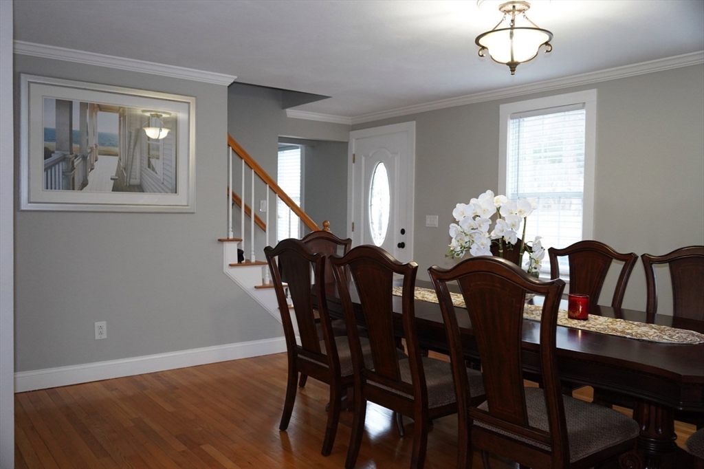 54 Melbourne Road Barnstable, MA 02601 - Photo 7 of 42