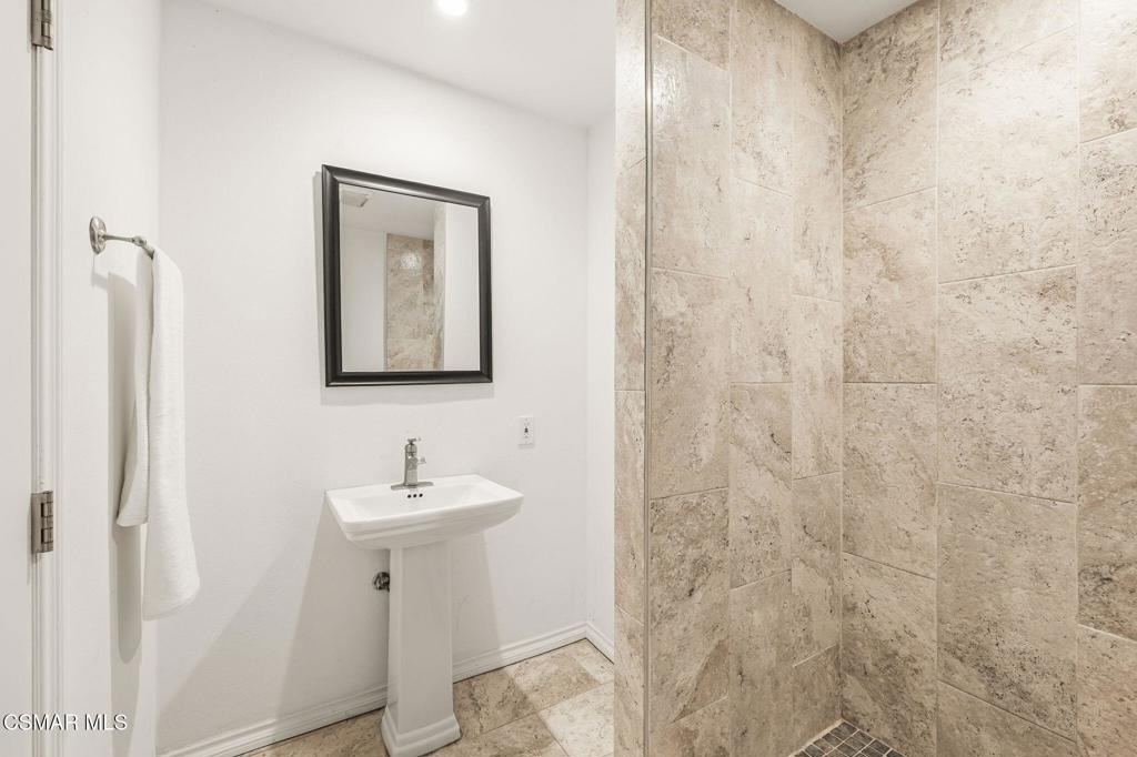 6271 Marsha Avenue Simi Valley, CA 93063 - Photo 24 of 47