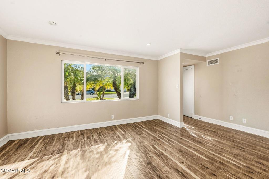 6271 Marsha Avenue Simi Valley, CA 93063 - Photo 8 of 47