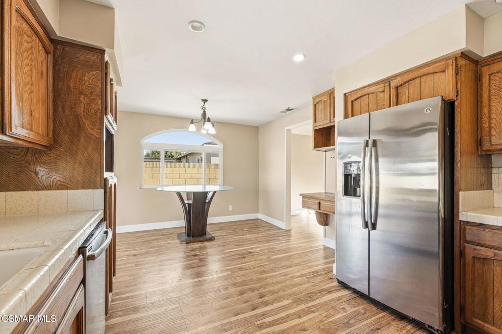 6271 Marsha Avenue Simi Valley, CA 93063 - Photo 10 of 47