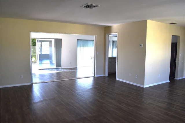 $2,150 | 2608 Oneida Road, Venice, FL 34293