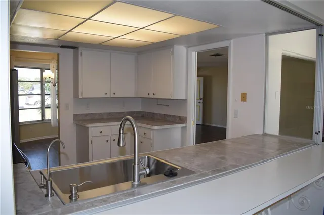 $2,150 | 2608 Oneida Road, Venice, FL 34293