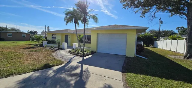 $2,150 | 2608 Oneida Road, Venice, FL 34293