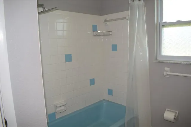 $2,150 | 2608 Oneida Road, Venice, FL 34293