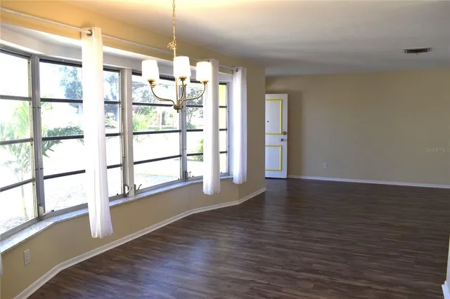 $2,150 | 2608 Oneida Road, Venice, FL 34293