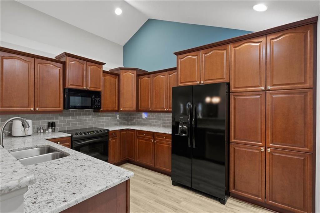 7137 Meadow View Street Shawnee, KS 66227 - Photo 13 of 34