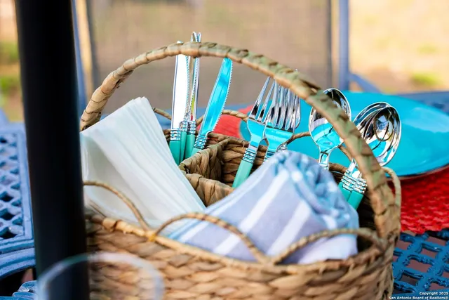 $3,700 | 8410 Oak Fence Street, San Antonio, TX 78251