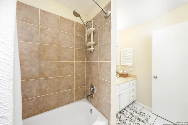 $3,700 | 8410 Oak Fence Street, San Antonio, TX 78251