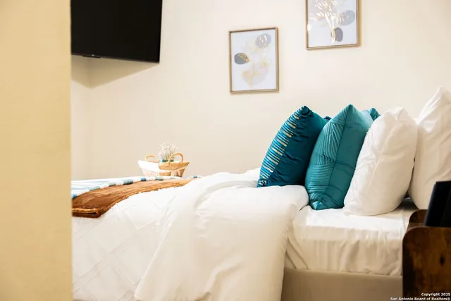 $3,700 | 8410 Oak Fence Street, San Antonio, TX 78251