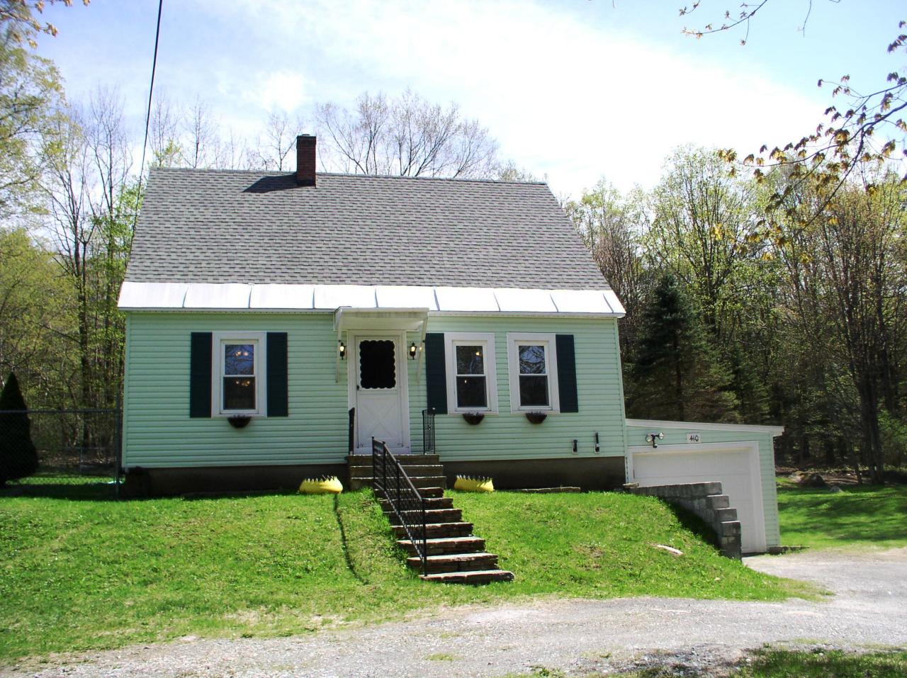 410 River Road Clarksburg, MA 01247 - Photo 2 of 15 New Vinyl Siding & Shutters in 2006