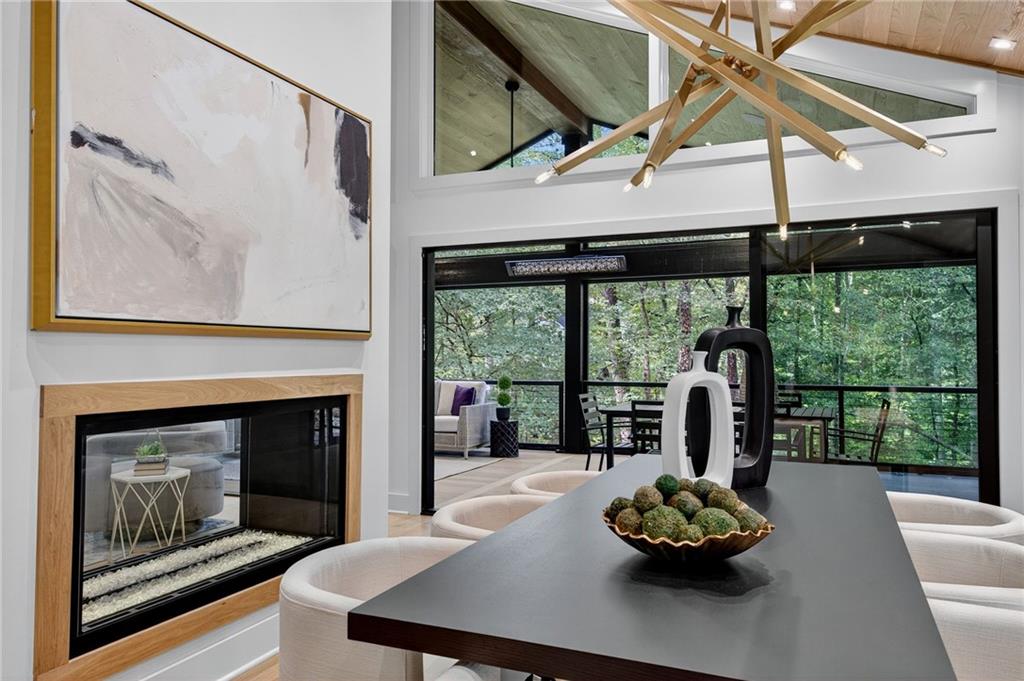 585 Amberidge Trail Northwest Atlanta, GA 30328 - Photo 18 of 103