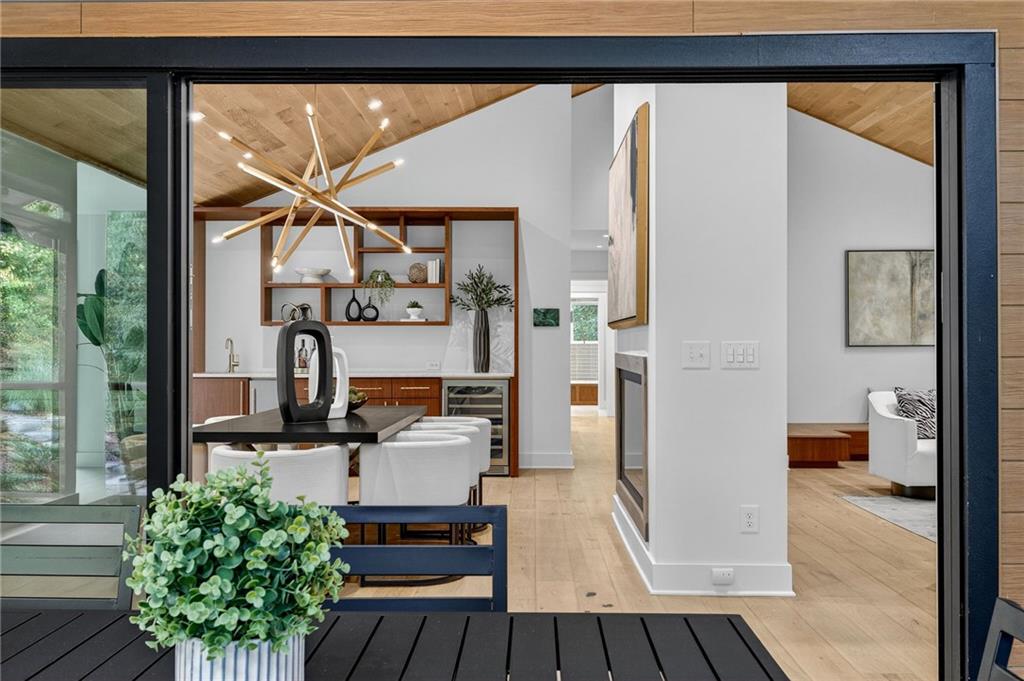 585 Amberidge Trail Northwest Atlanta, GA 30328 - Photo 19 of 103