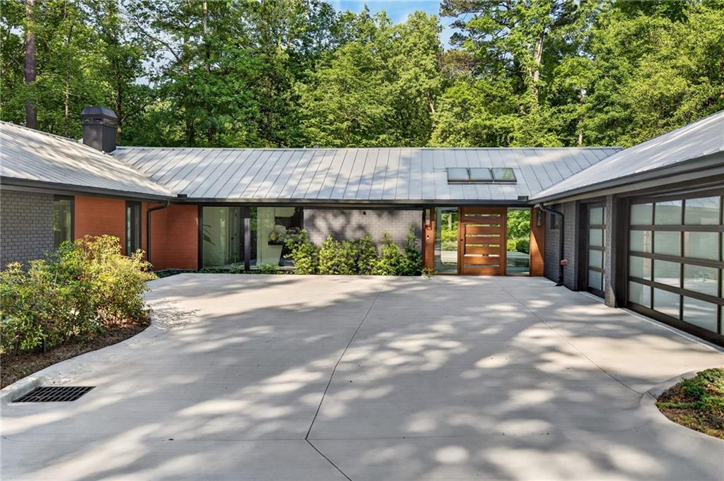 585 Amberidge Trail Northwest Atlanta, GA 30328 - Photo 3 of 85