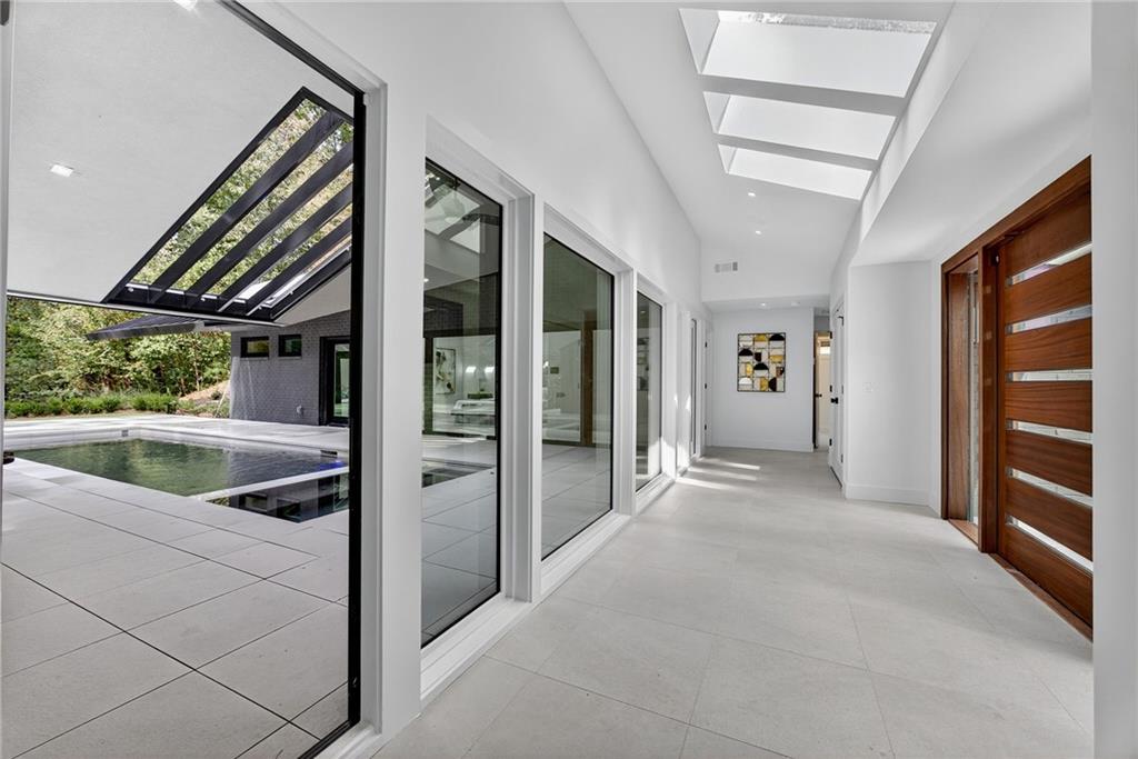 585 Amberidge Trail Northwest Atlanta, GA 30328 - Photo 7 of 103