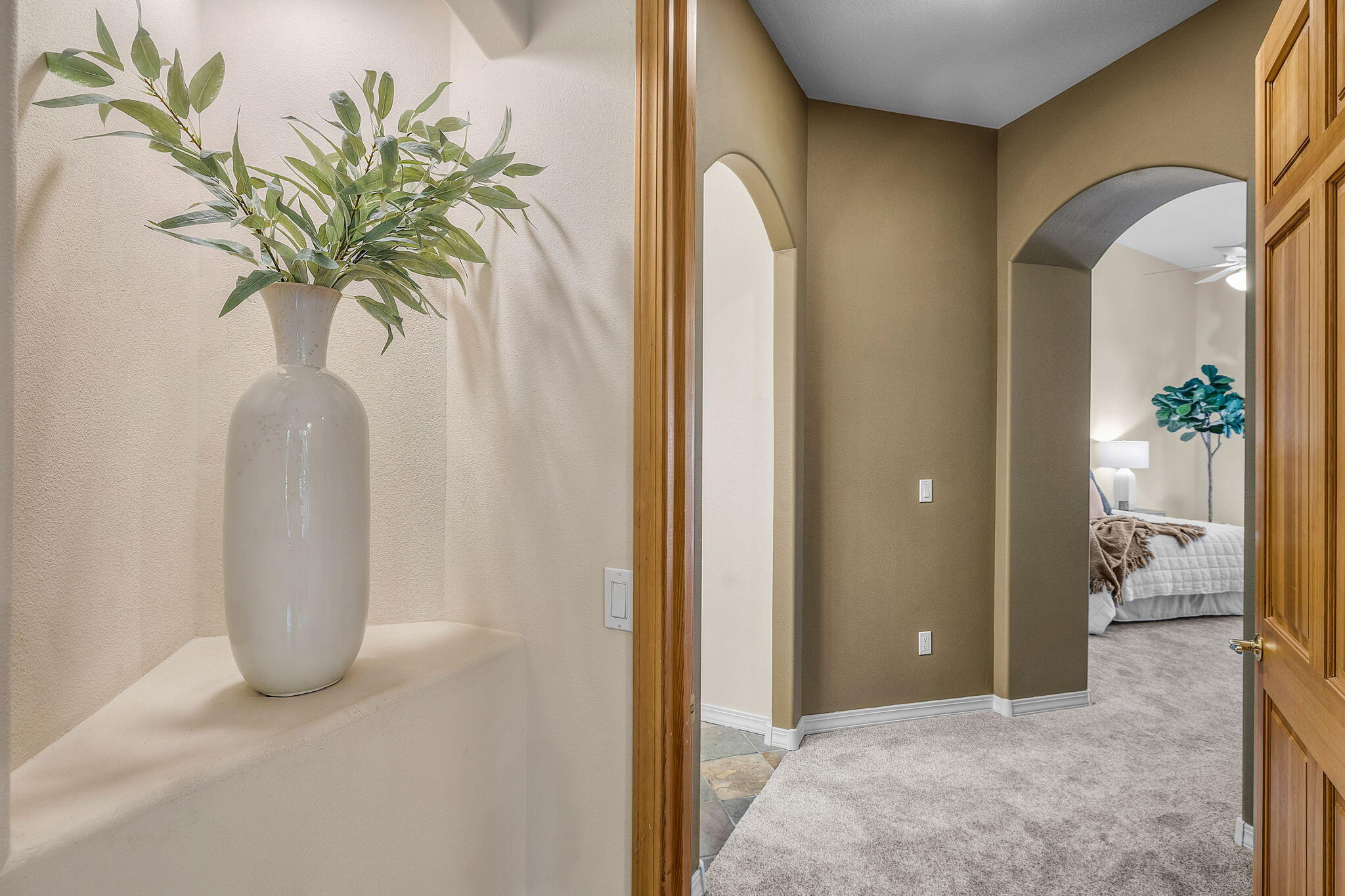 19571 Southwest Simpson Avenue Bend, OR 97702 - Photo 17 of 45 Entryway to Primary Suite with beautiful golf course views.