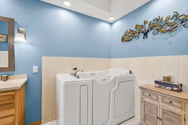 $445,000 | W11558 Island View Court, Lodi, WI 53555