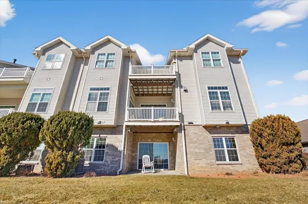 $445,000 | W11558 Island View Court, Lodi, WI 53555