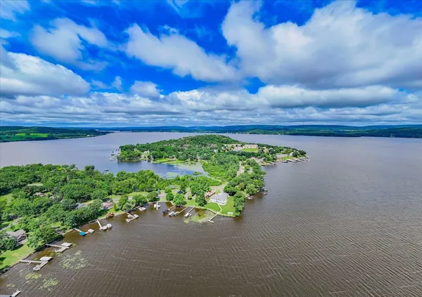 $445,000 | W11558 Island View Court, Lodi, WI 53555