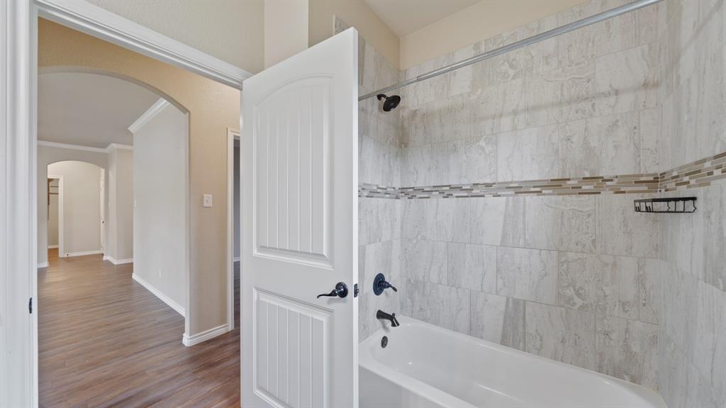 1401 Ridgebriar Drive Kaufman, TX 75142 - Photo 21 of 26 Hallway bathroom