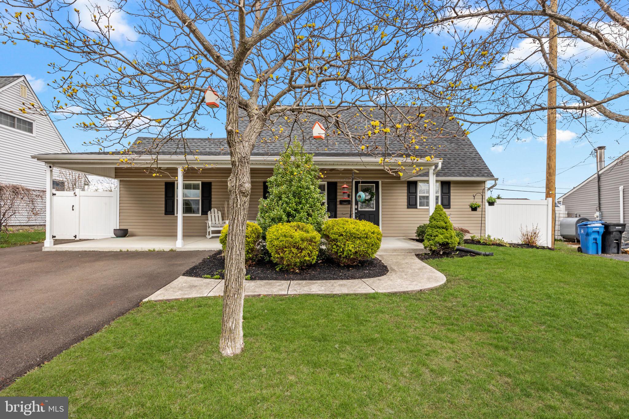 118 Plumtree Road Levittown, PA 19056 - Photo 3 of 39 Front View