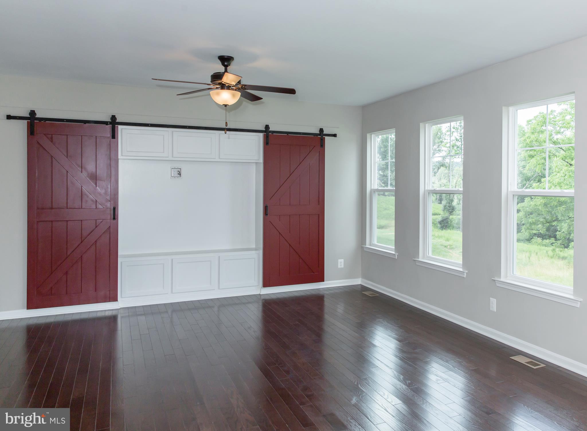 9030 Basil Road King George, VA 22485 - Photo 6 of 28 Family Room