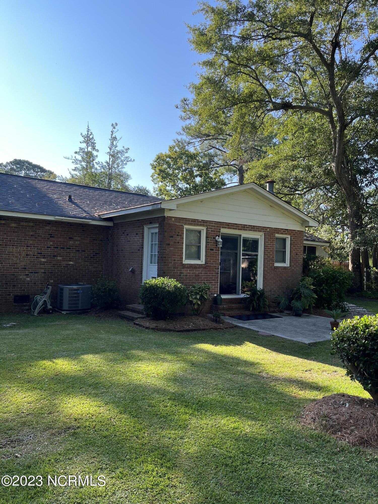607 Robin Road Morehead City, NC 28557 - Photo 5 of 34 Rear View