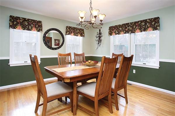 3 Locksley Road Newton, MA 02459 - Photo 3 of 9