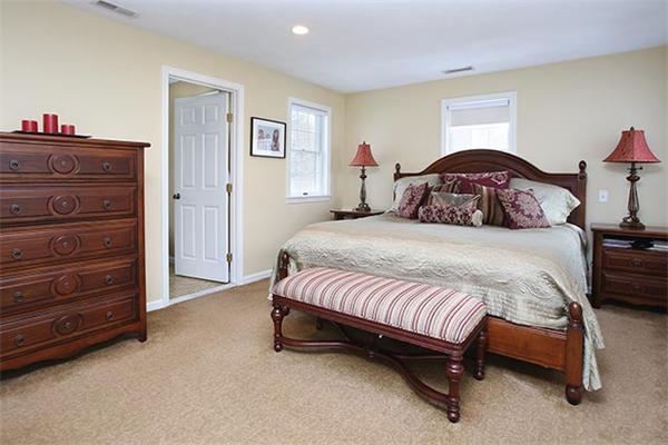 3 Locksley Road Newton, MA 02459 - Photo 7 of 9