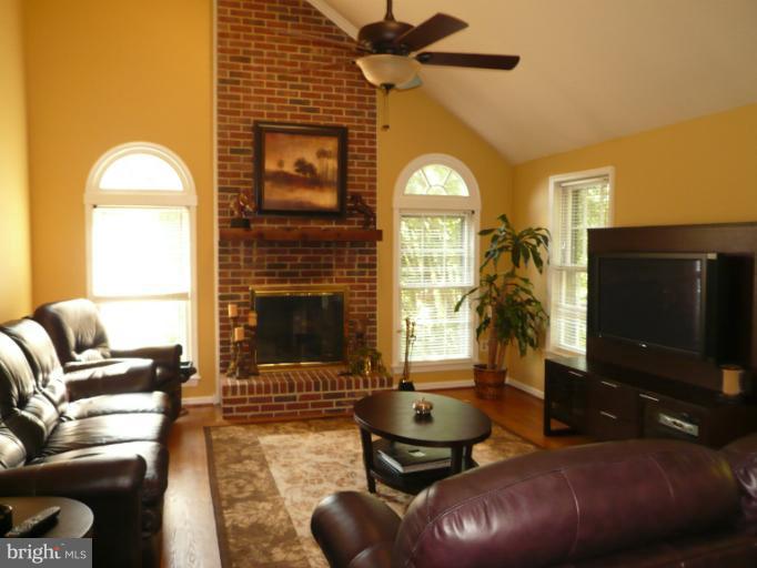 7812 Windy Point Court Springfield, VA 22153 - Photo 5 of 24 Family Room
