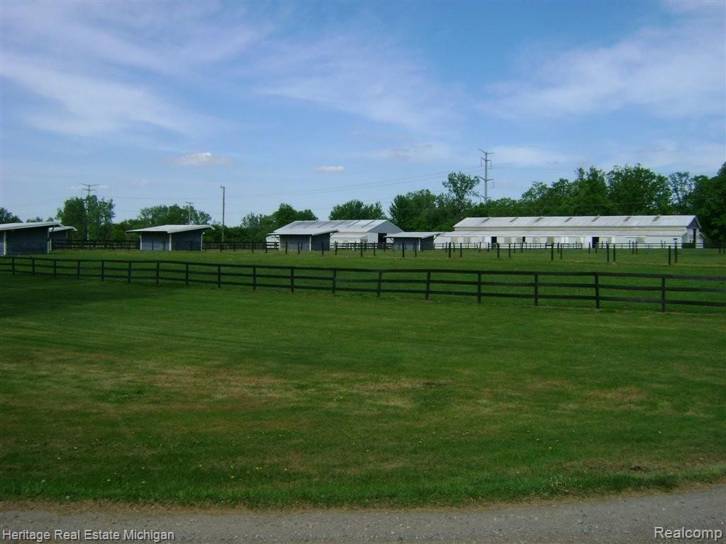 6261 Layton Road Fowlerville, MI 48836 - Photo 11 of 11 Outbuildings & Paddocks