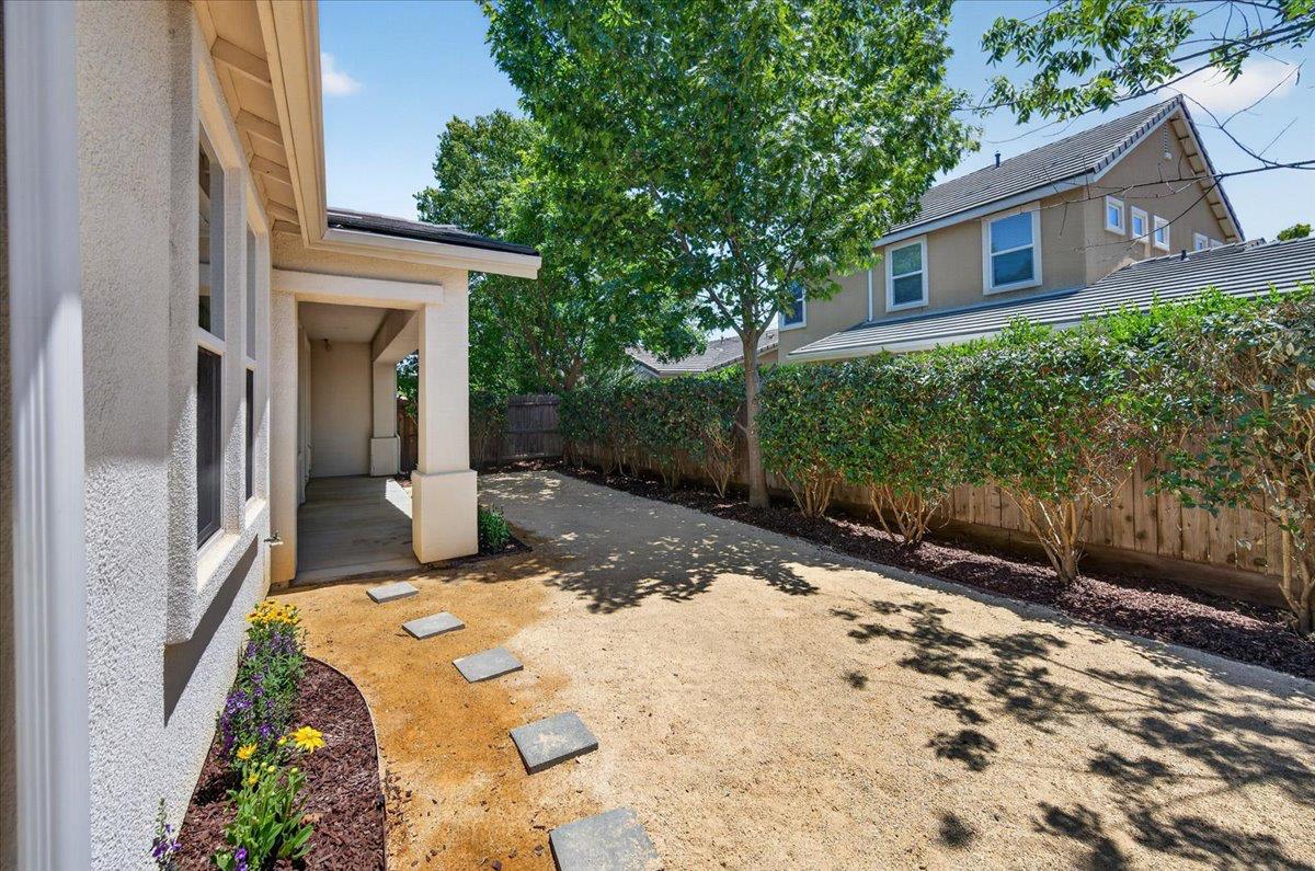 3532 Hampton Way Clovis, CA 93619 - Photo 18 of 24