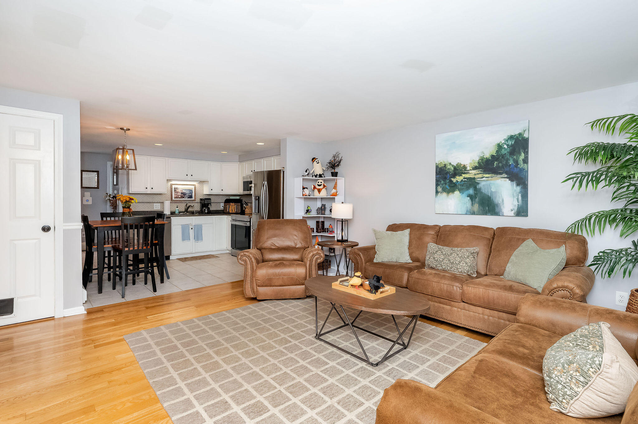 27 Elizabeth Road, Unit 27 South Berwick, ME 03908 - Photo 4 of 33 _DSC5892editforDB