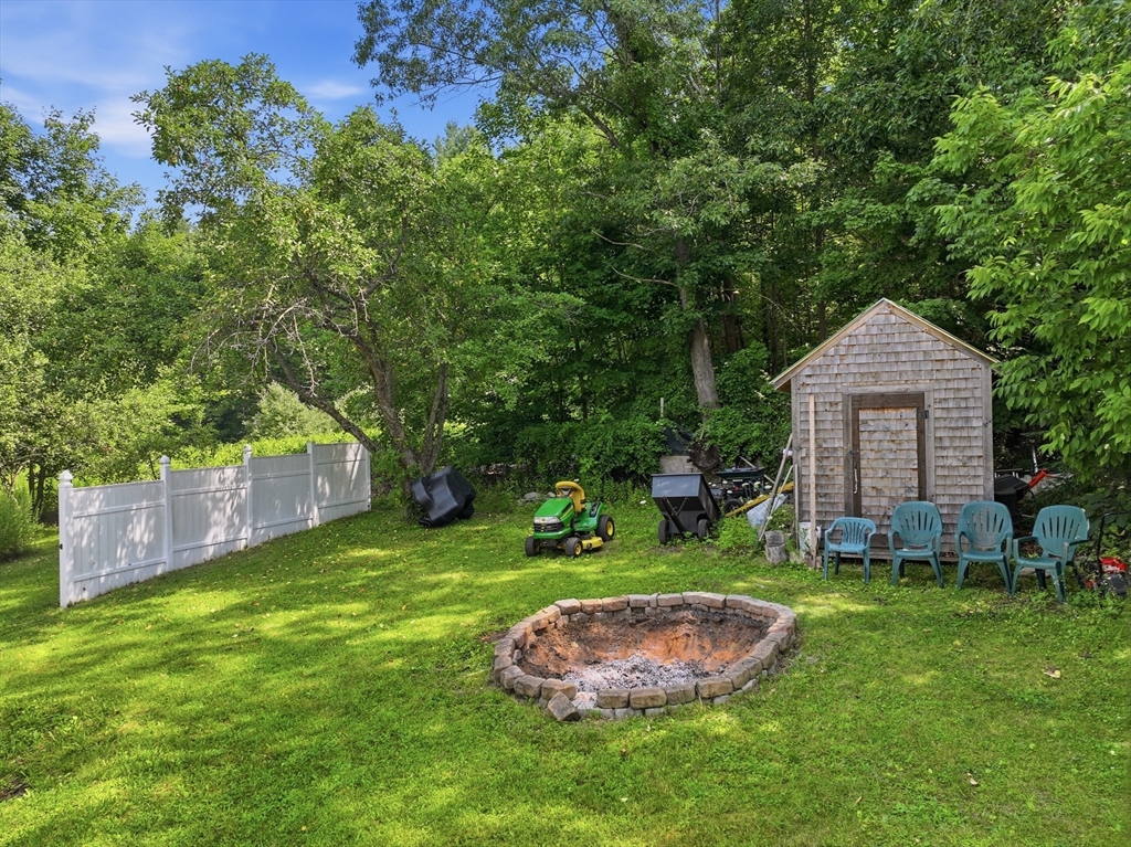 14 H Putnam Road Charlton, MA 01507 - Photo 33 of 41 Gallery Image 33